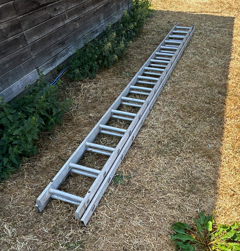 Aluminium extension ladder - extension,